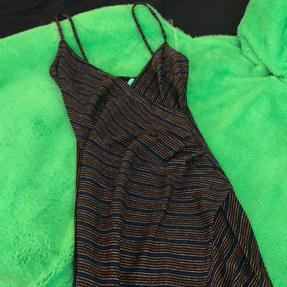 Dress as good as new. Wore only once. Good as new